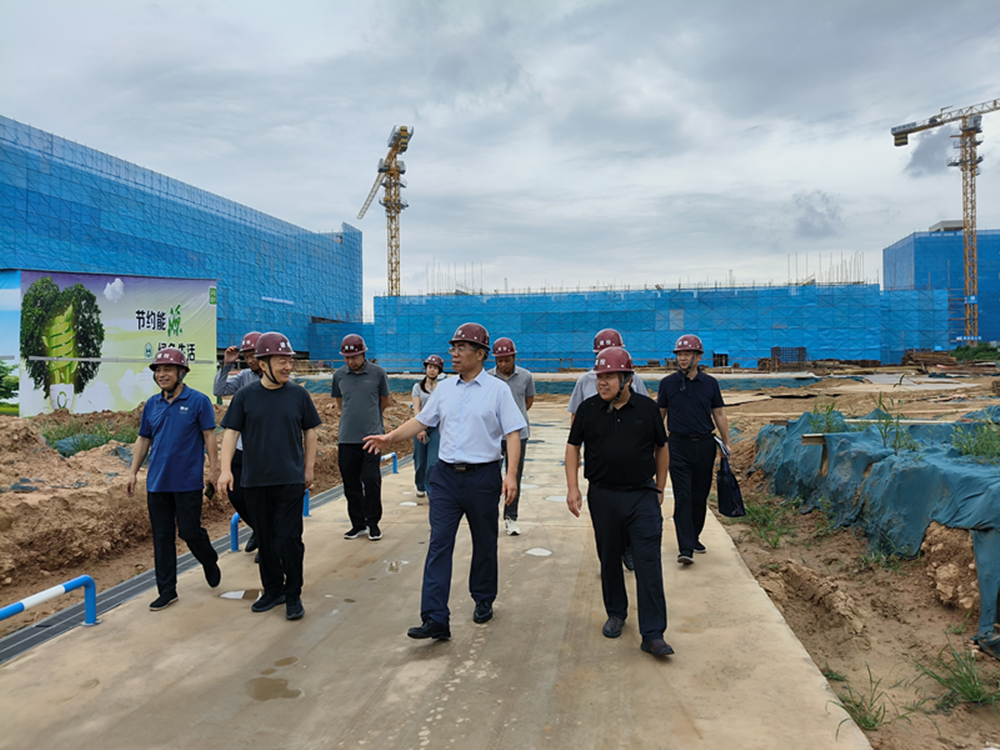 集團公司黨委書記、董事長汪洋到六十七高級中學(xué)項目調(diào)研項目建設(shè)工作
